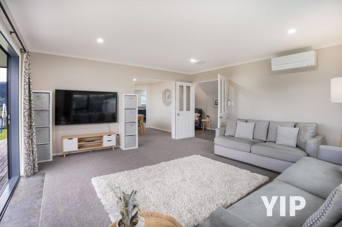 140 Woodman Drive, Tawa, Wellington, 5028, New Zealand