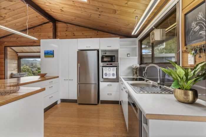16 Apple Terrace, Ranui Heights, Porirua, Wellington, 5024, New Zealand