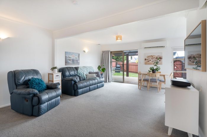 24 Cambrian Street, Churton Park, Wellington, 6037, New Zealand