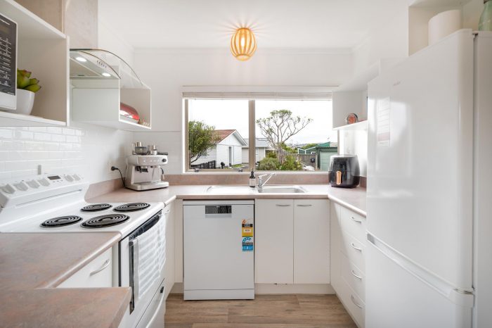 24 Cambrian Street, Churton Park, Wellington, 6037, New Zealand