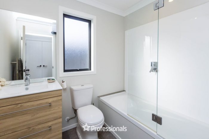 31 Castletown Street, Wallaceville, Upper Hutt, Wellington, 5018, New Zealand