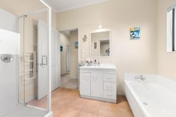 11 Ormrod Crescent, Riverstone Terraces, Upper Hutt, Wellington, 5018, New Zealand