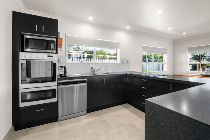 42 Gilbass Avenue, Hamilton Lake, Hamilton, Waikato, 3204, New Zealand