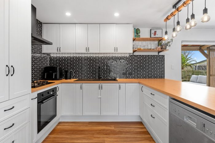 2326 State Highway 16, Helensville, Rodney, Auckland, 0875, New Zealand