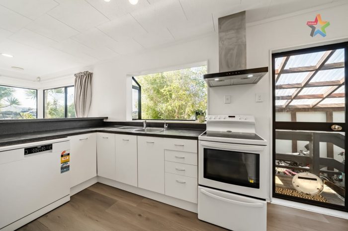 21 Jasmine Grove, Maungaraki, Lower Hutt, Wellington, 5010, New Zealand