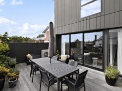 15/6 Oswald Crescent, Paparangi, Wellington, 6037, New Zealand