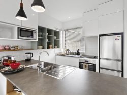 15/6 Oswald Crescent, Paparangi, Wellington, 6037, New Zealand