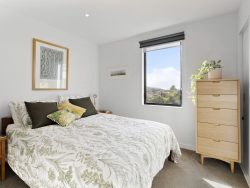 15/6 Oswald Crescent, Paparangi, Wellington, 6037, New Zealand