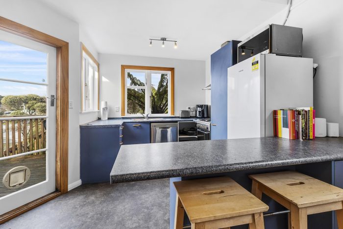 16 Charlotte Avenue, Brooklyn, Wellington, 6021, New Zealand