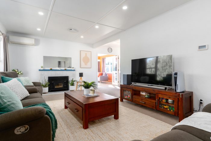 33 Lynda Avenue, Paparangi, Wellington, 6037, New Zealand
