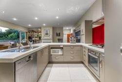 5 Newton Road, Oneroa, Waiheke Island, Auckland, 1081, New Zealand