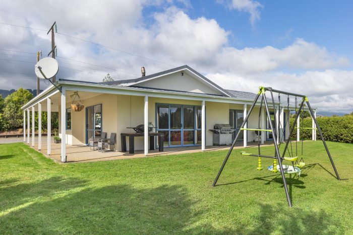 2 Wallace Loop Road, Levin, Horowhenua, Manawatu / Whanganui, 5571, New Zealand