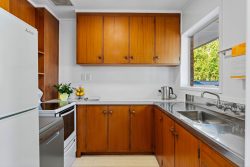 2/63 Ocean View Road, Hillcrest, North Shore City, Auckland, 0627, New Zealand