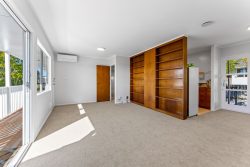 2/63 Ocean View Road, Hillcrest, North Shore City, Auckland, 0627, New Zealand