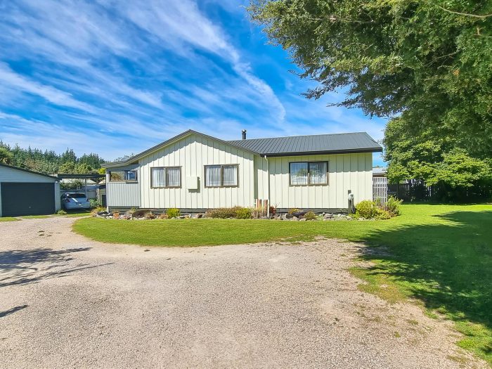 64 Abel Tasman Drive, Golden Bay, Tasman, Nelson / Tasman, 7110, New Zealand