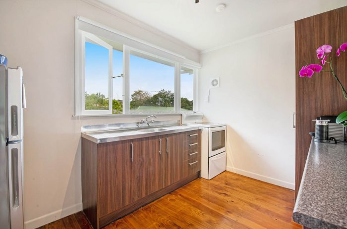 14A Ocean View Road, Hatfields Beach, Rodney, Auckland, 0931, New Zealand