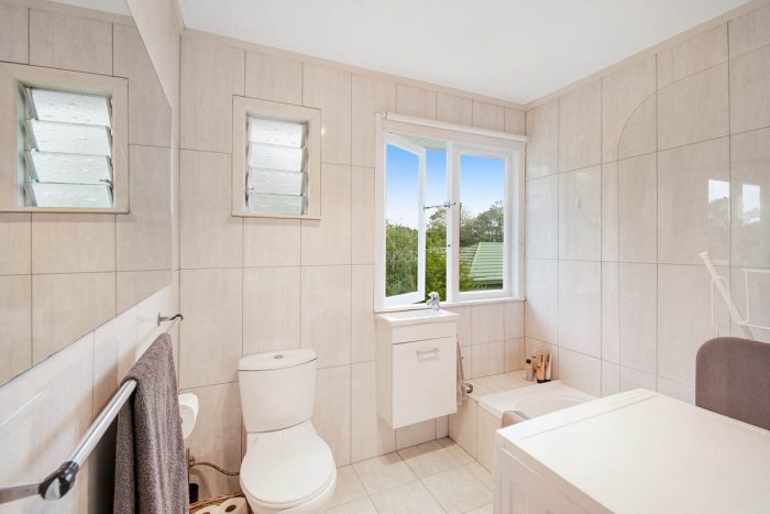14A Ocean View Road, Hatfields Beach, Rodney, Auckland, 0931, New Zealand