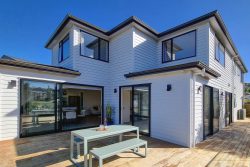 14 Rathmullen Place, Pinehill, North Shore City, Auckland, 0632, New Zealand