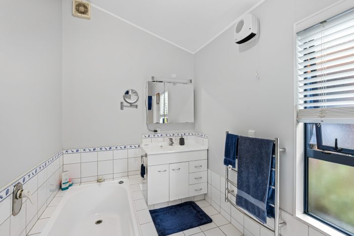 28 Donald Street, Stanmore Bay, Rodney, Auckland, 0932, New Zealand