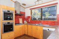 11 Duval Grove, Tawa, Wellington, 5028, New Zealand