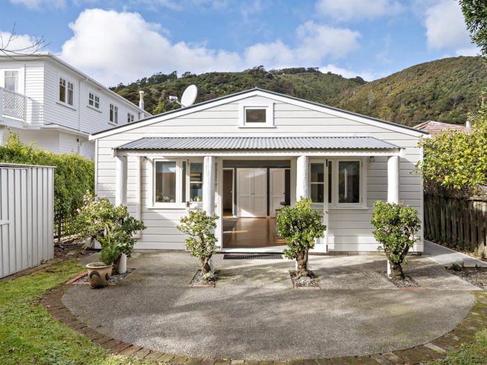16 and 16A Oroua Street, Eastbourne, Lower Hutt, Wellington, 5013, New Zealand