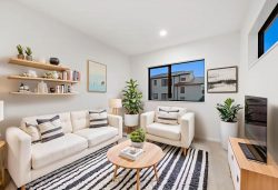 32 Parkmore Drive, Rosehill, Papakura, Auckland, 2113, New Zealand