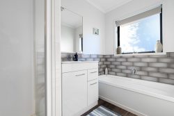 76 Oteki Park Drive, Welcome Bay, Tauranga, Bay Of Plenty, 3112, New Zealand