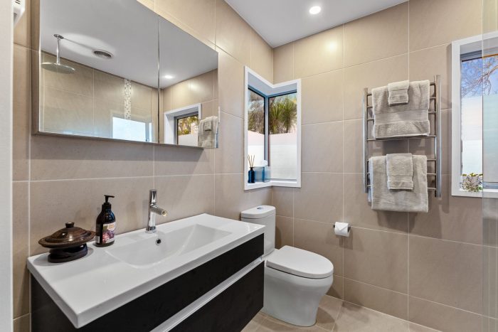 2/962 Beach Road, Torbay, North Shore City, Auckland, 0630, New Zealand