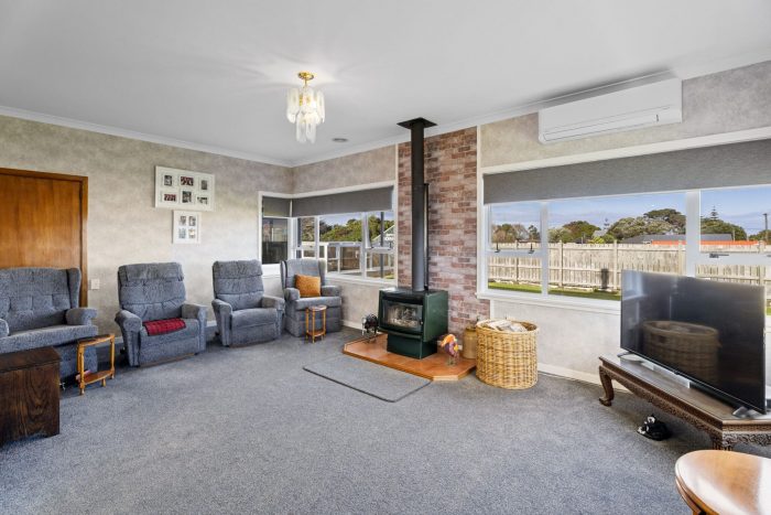 17 Tasman Street, Opunake, South Taranaki, Taranaki, 4616, New Zealand