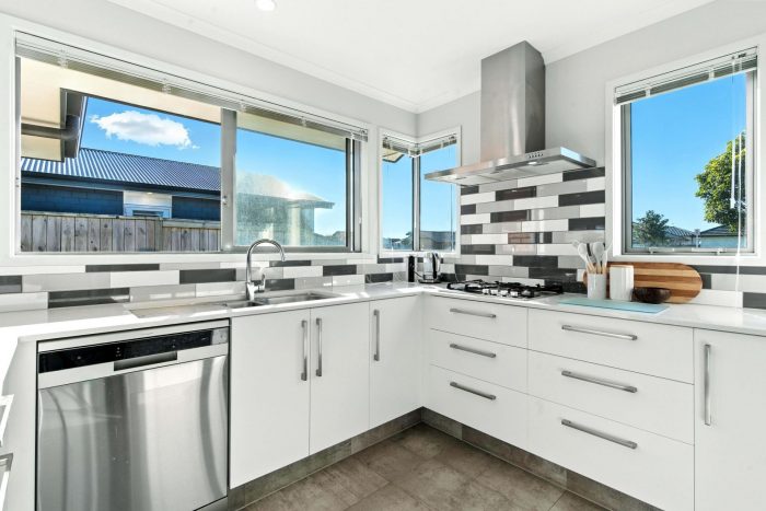 196 The Boulevard, Papamoa Beach, Tauranga, Bay Of Plenty, 3118, New Zealand