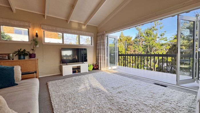 8 Langstone Place, Chatswood, North Shore City, Auckland, 0626, New Zealand