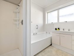 33A Russleigh Drive, Dinsdale, Hamilton, Waikato, 3204, New Zealand