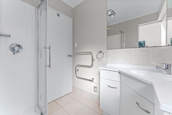 1/296 Wairau Road, Glenfield, North Shore City, Auckland, 0629, New Zealand