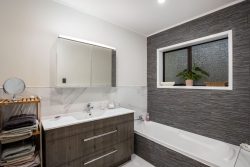 32 Airport Drive, Bell Block, New Plymouth, Taranaki, 4373, New Zealand