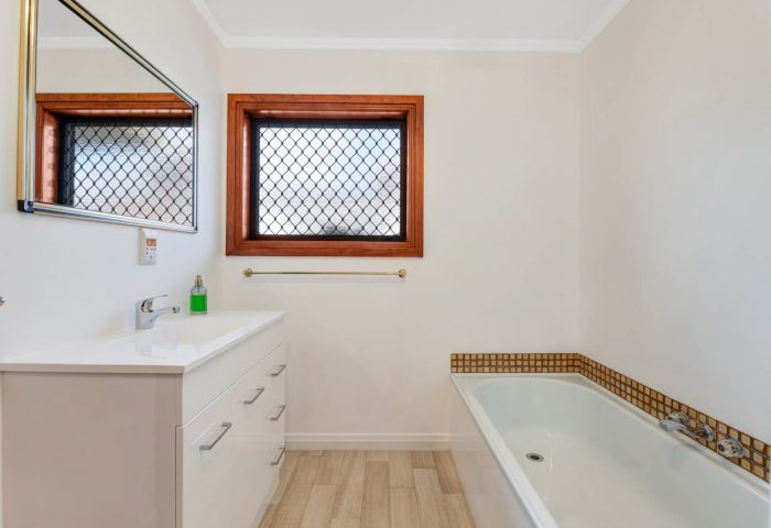 19B Riverside Road, Orewa, Rodney, Auckland, 0931, New Zealand