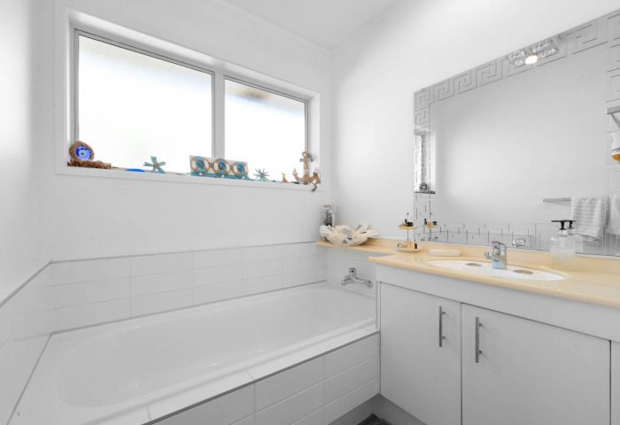 13 Carriage Close, Northpark, Manukau City, Auckland, 2013, New Zealand