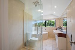384 Pine Valley Road, Dairy Flat, Rodney, Auckland, 0794, New Zealand