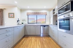 77 Guildford Drive, Paraparaumu, Kapiti Coast, Wellington, 5032, New Zealand
