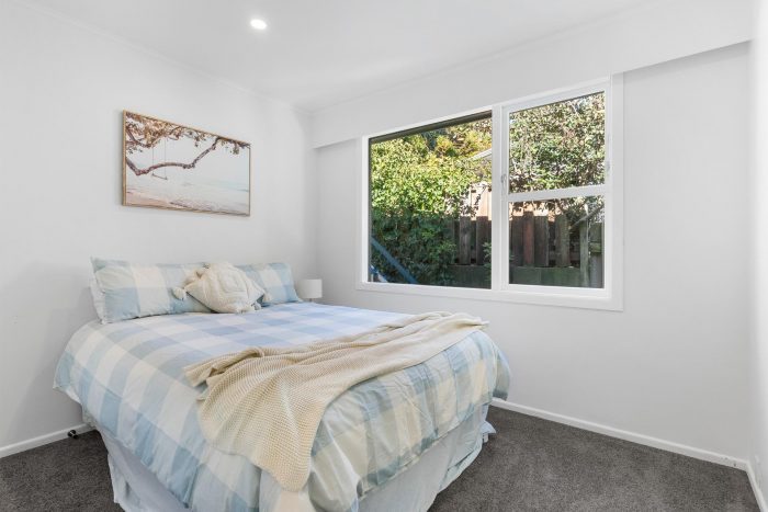 11 Lomond Street, Newlands, Wellington, 6037, New Zealand