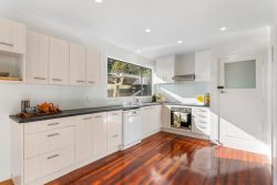 11 Lomond Street, Newlands, Wellington, 6037, New Zealand
