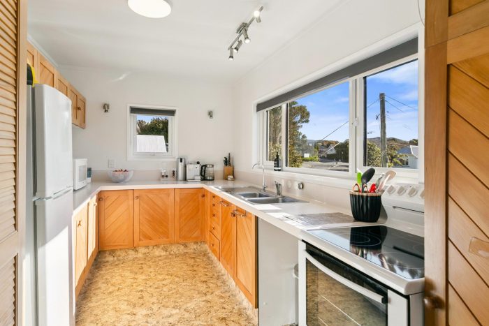 79 Ranui Crescent, Khandallah, Wellington, 6035, New Zealand