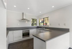 5 Meynell Court, Glen Eden, Waitakere City, Auckland, 0602, New Zealand