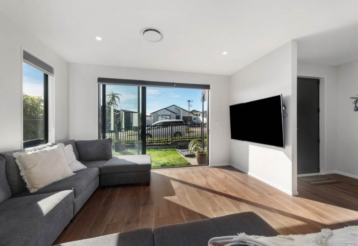 4 Ricketts Road, Milldale, Rodney, Auckland, 0992, New Zealand