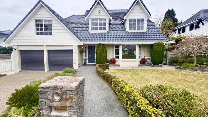 19 Ravenstone Place, Chatswood, North Shore City, Auckland, 0626, New Zealand