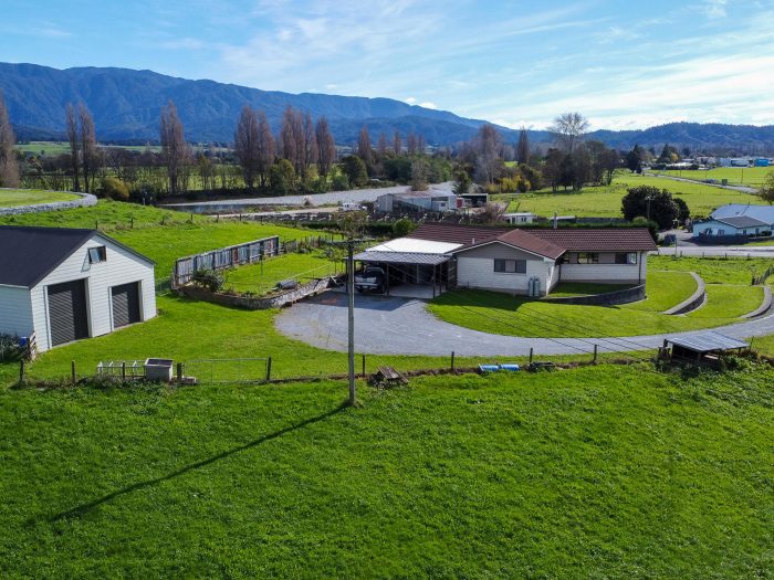 2075 Takaka Valley Highway, Golden Bay, Tasman, Nelson / Tasman, 7110, New Zealand