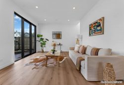 10 Truscott Place, West Harbour, Waitakere City, Auckland, 0618, New Zealand