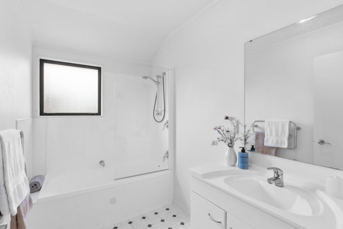 115B Bartholomew Road, Levin, Horowhenua, Manawatu / Whanganui, 5510, New Zealand