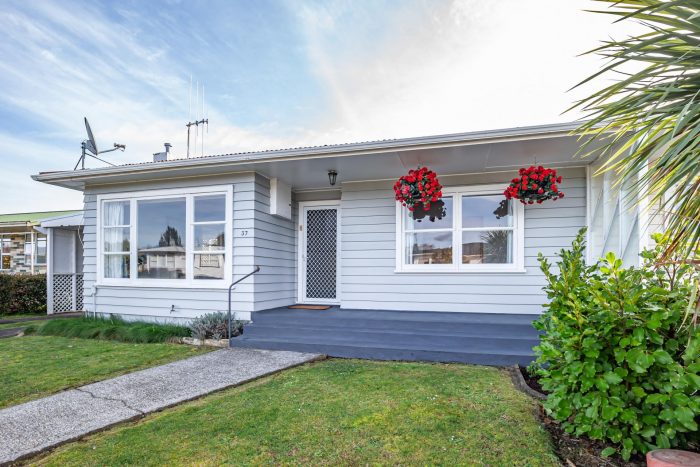 37 Rugby Street, Levin, Horowhenua, Manawatu / Whanganui, 5510, New Zealand