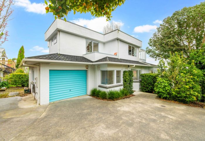 22A View Road, Shelly Park, Manukau City, Auckland, 2014, New Zealand