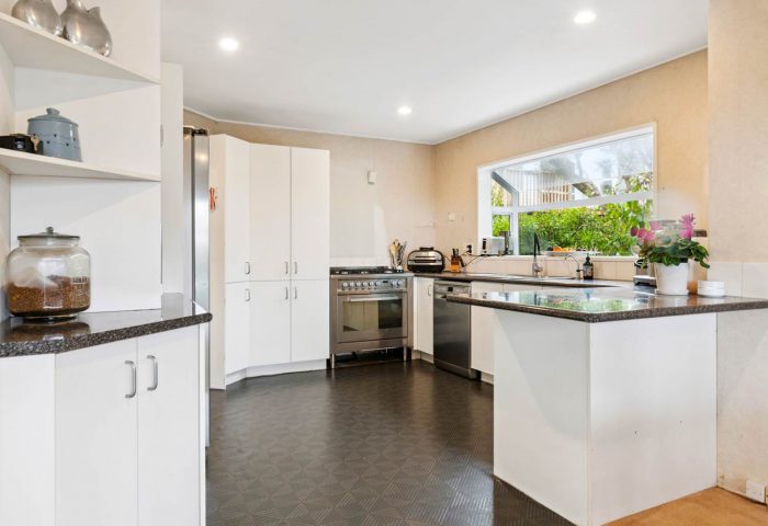 22A View Road, Shelly Park, Manukau City, Auckland, 2014, New Zealand